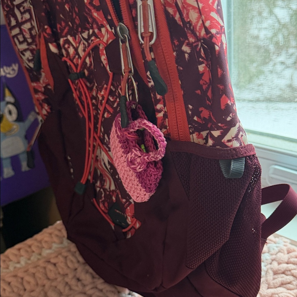 NWOT: The North Face Jester Burgundy Backpack with a cotton-silk bag charm - Picture 11 of 13